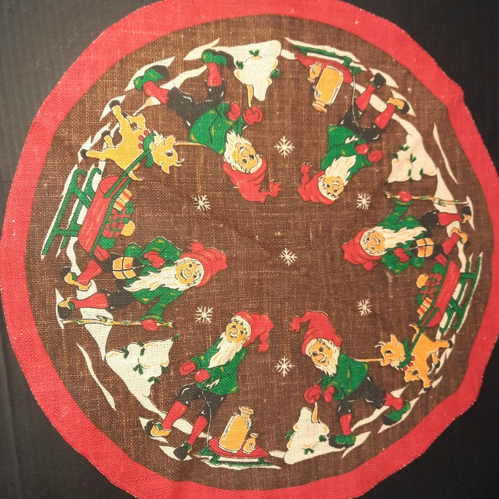 Vintage Christmas treeskirt